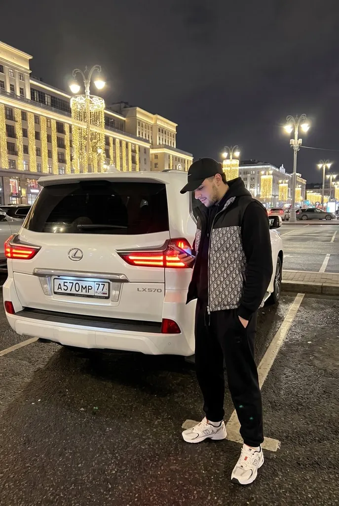 У белого Lexus На стиле: У белого Lexus